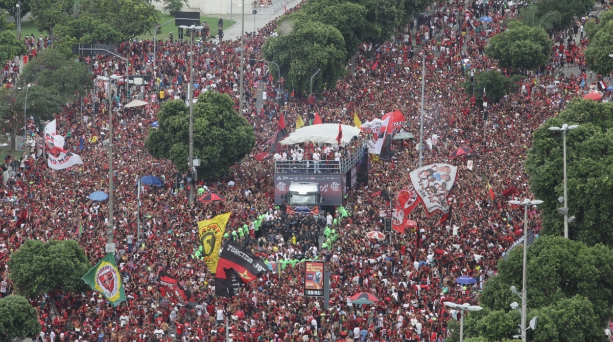 Río, 24/11/2019 - Flamengo celebra, campeones de la Copa Libertadores de Estados Unidos 2019. Avenida Presidente Vargas, centro de Río, Foto: Ricardo Casciano / Agencia O Dia