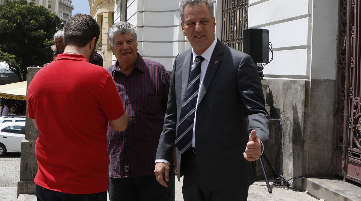 Rio de Janeiro - RJ  - 25/11/2019 - Esporte - Jorge Jesus, chega a camara dos Vereadores, na Cinelandia, centro do Rio para receber o titulo de cidadao honorario da cidade do Rio de Janeiro - na foto, Rodolfo Landim, presidente do Flamengo -  Foto Reginaldo Pimenta / Agencia O Dia