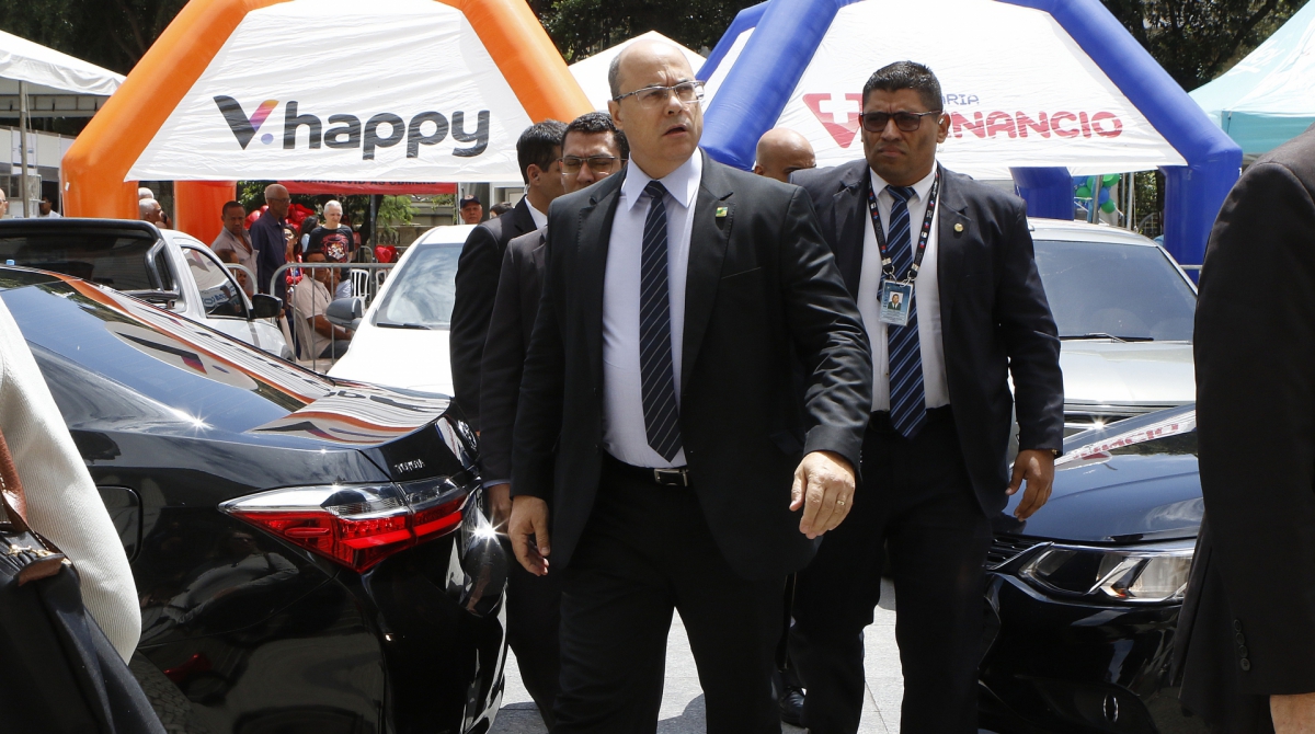 Rio de Janeiro - RJ  - 25/11/2019 - Esporte - Jorge Jesus, chega a camara dos Vereadores, na Cinelandia, centro do Rio para receber o titulo de cidadao honorario da cidade do Rio de Janeiro - na foto, governador Wilson Witzel - Foto Reginaldo Pimenta / Agencia O Dia