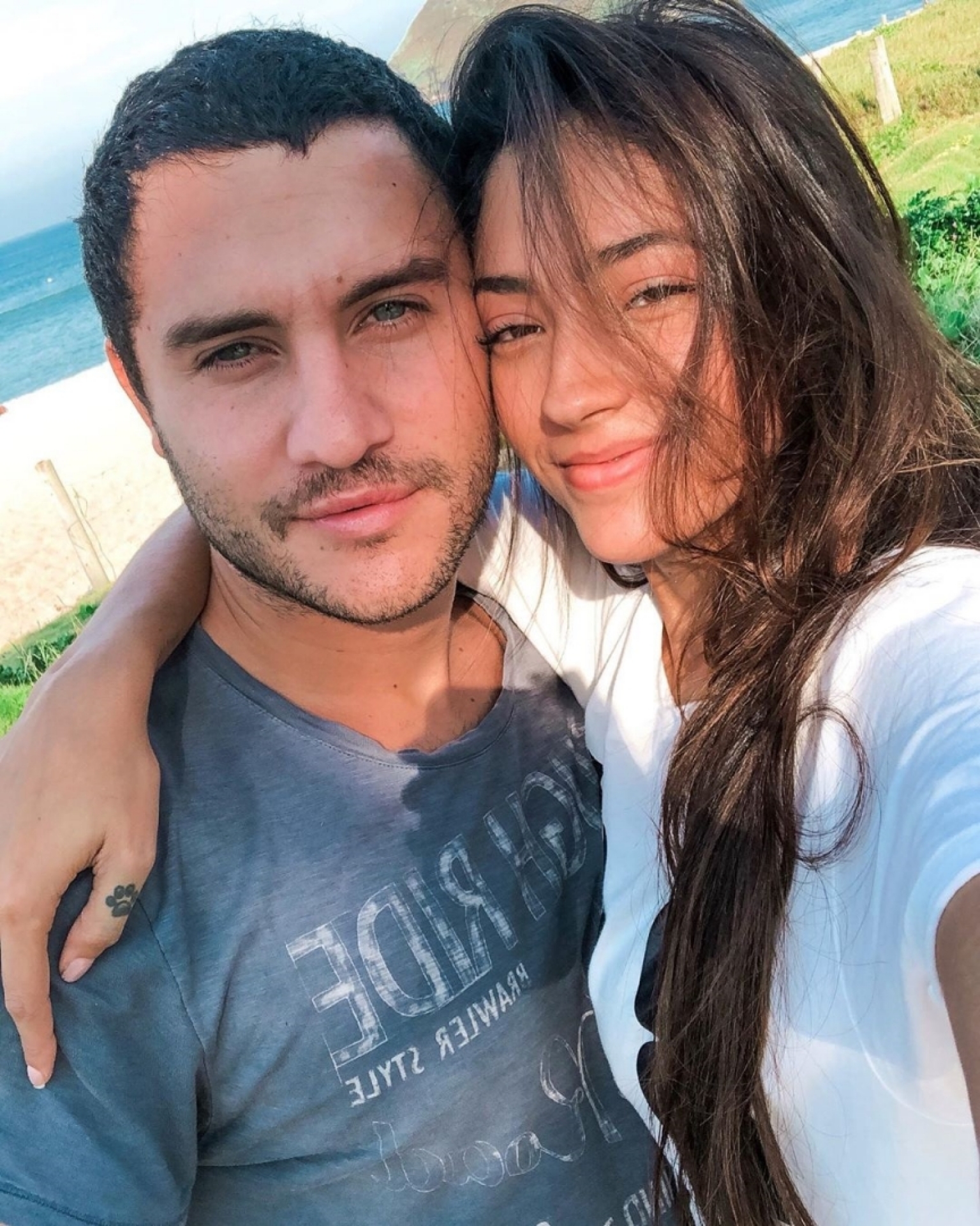 Juan Ciancio e Carol Oliveira