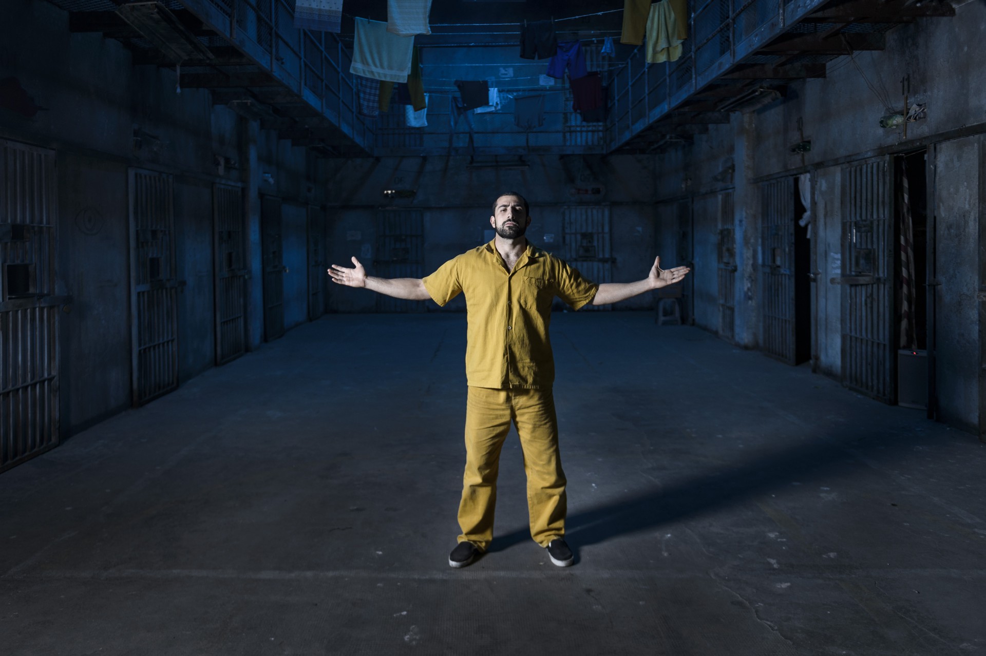 Carcereiros - filme - Abdel ( Kaysar Dadour ) - Ramon Vasconcelos/Rede Globo