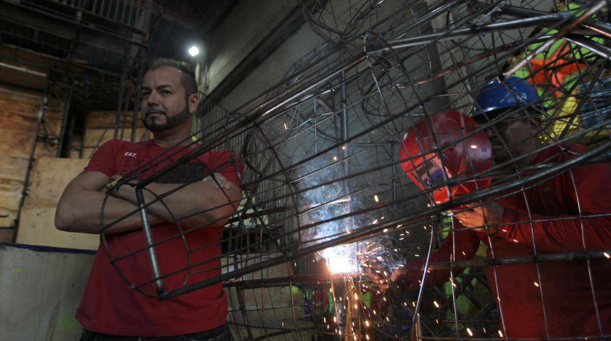 Rio de Janeiro 26/11/2019 - A escola de Samba Uniao da Ilha se preparando para o Carnaval 2020. Na foto acima Carnavalesco da Uniao da Ilha Fran Sergio. Foto: Luciano Belford/Agencia O Dia