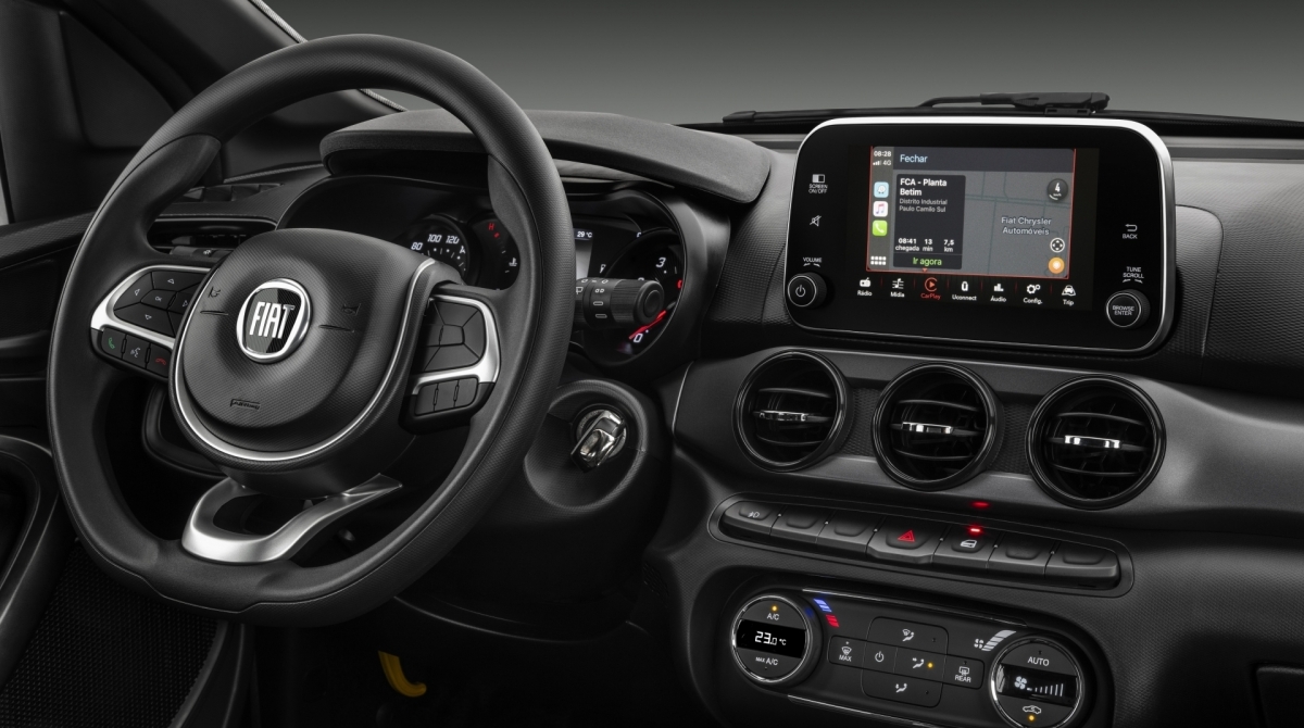 Kit inclui central multimídia de sete polegadas Uconnect 7 polegadas e ar digital