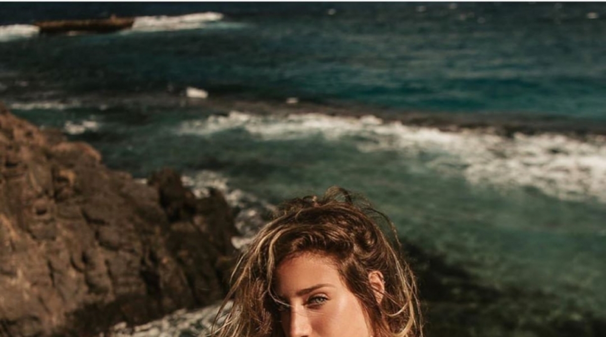 Bruna Griphao exibe corpão em Fernando de Noronha