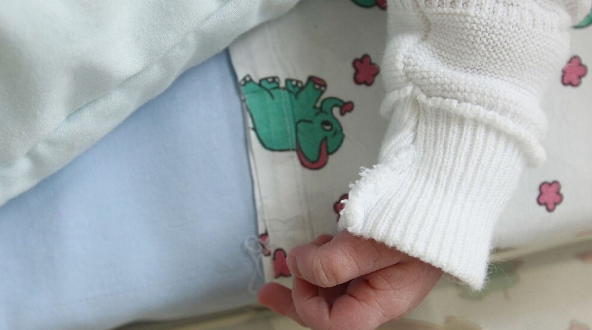 Menino foi levado logo após o parto por mulher que se diza enfermeira - Getty Images/Reprodução