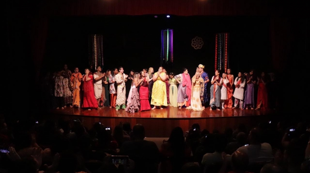 Os espetáculos geram emprego e renda para técnicos e trabalhadores da região - Divulgação