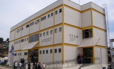 Acusado de roubar celular é preso em Meriti