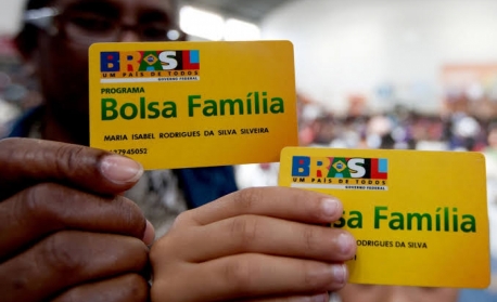 Beneficiários do Bolsa Família com final de NIS 2 recebem sexta parcela do auxílio nesta segunda-feira