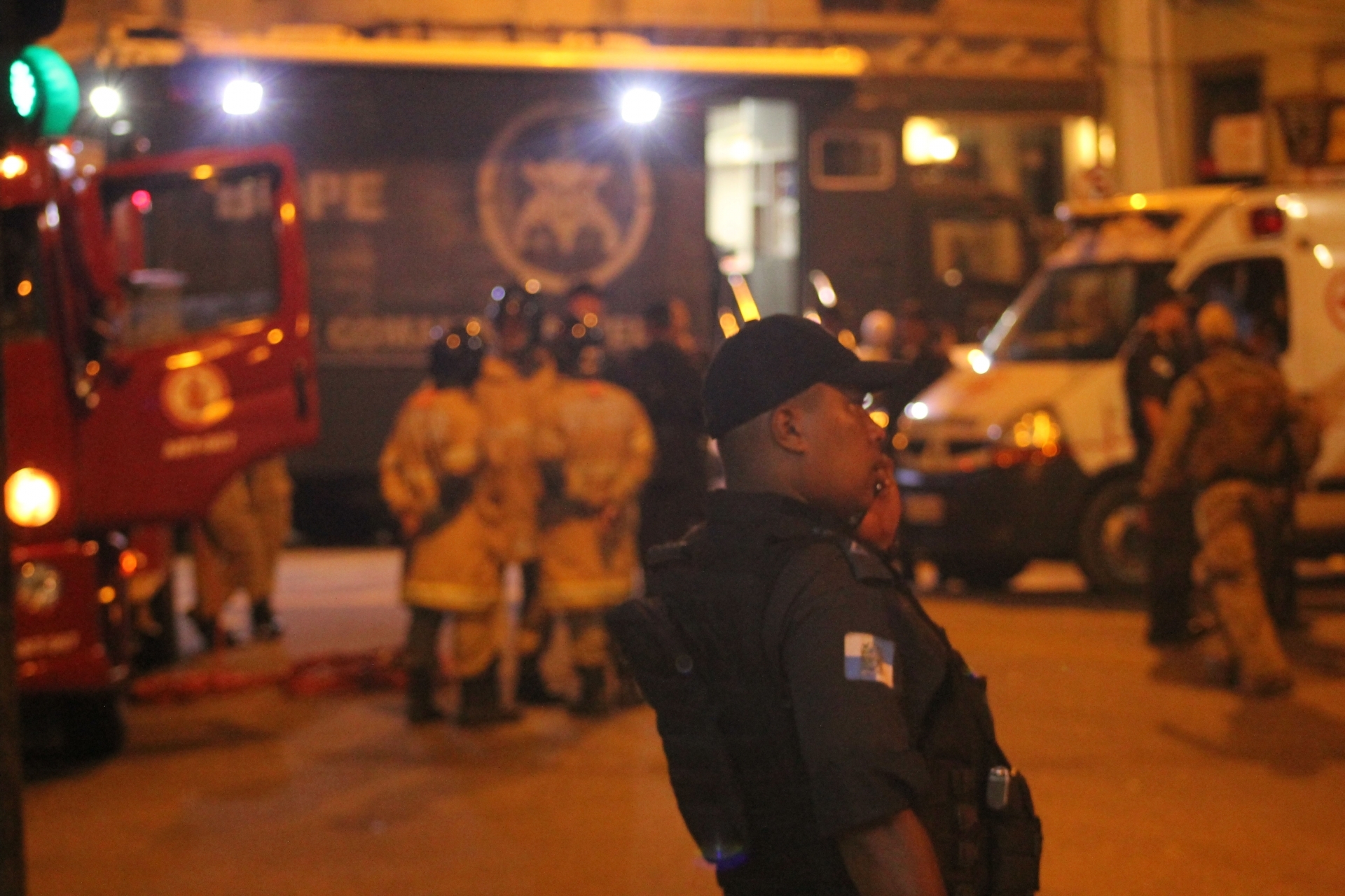 Rio, 29/11/2019 - AGÊNCIA DE NOTÍCIAS/PARCEIRO - Homem invade bar e faz reféns na Lapa, na Rua do Resende, Lapa, Região Central do Rio, nesta sexta-feira (29). Foto: Fausto Maia/Parceiro/Agência O Dia - Fausto Maia/Parceiro/Agência O Dia