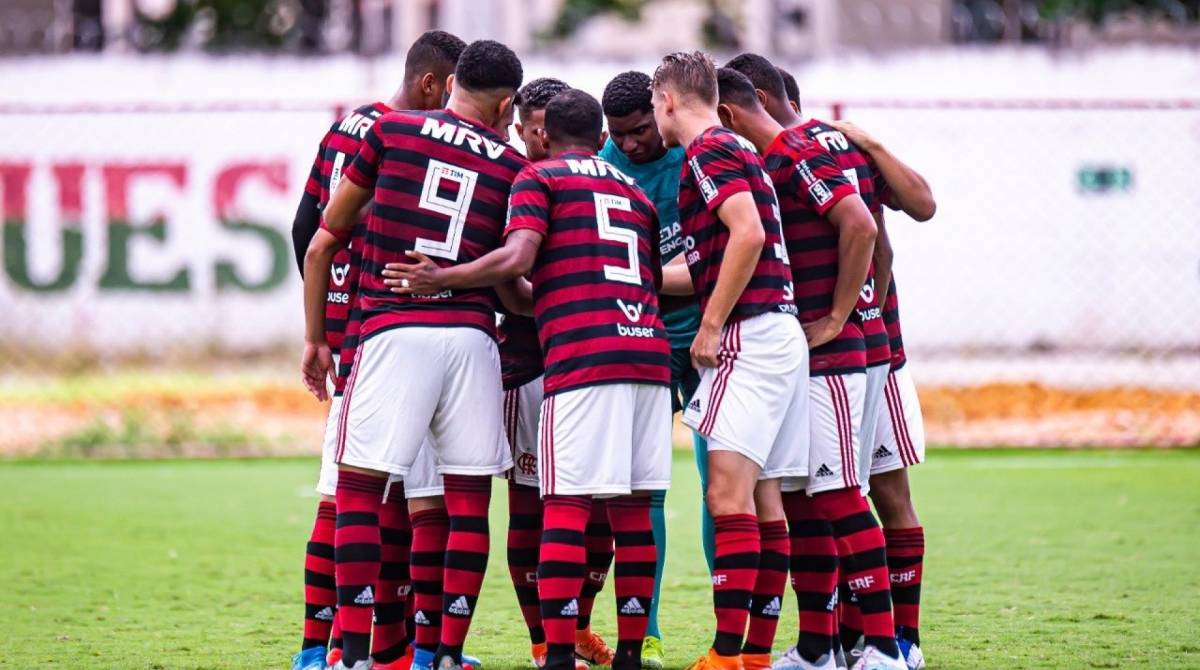 Flamengo divide em grupos os treinamentos da base - Divulga&ccedil;&atilde;o/Flamengo