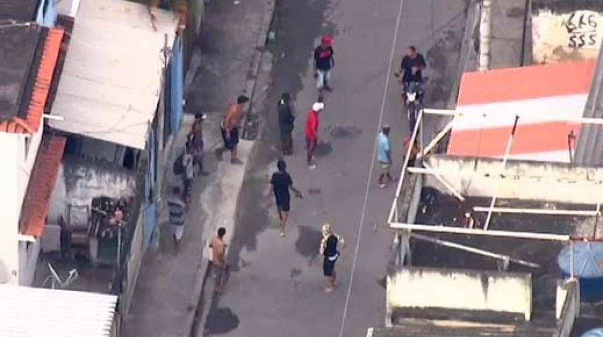 Criminosos estavam armados