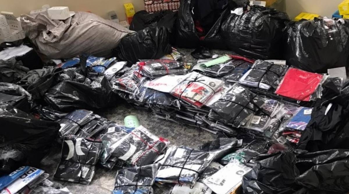 Parte do material apreendido em depósito de Nova Iguaçu - Polícia Militar / Divulgação