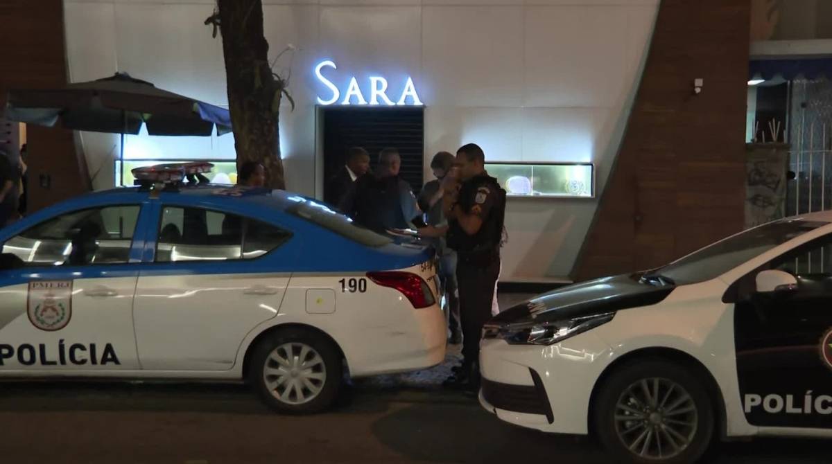 A joalheria assaltada fica em Ipanema, de onde quadrilha fugiu com a chegada da polícia. Parte dos integrantes foi presa no Jardim Botânico - Reprodução / TV Globo