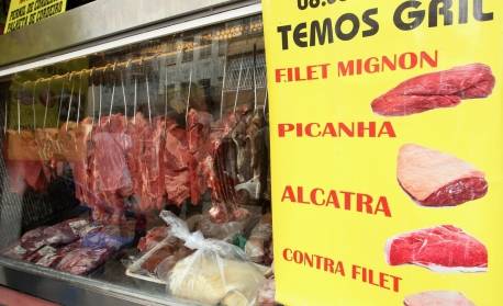 Lula fala em medidas para amenizar inflação e preço da carne