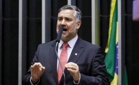 Pimenta nega recuo do governo federal em relação à taxação de importados