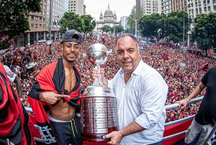 Ex-jogador prevê domínio do Flamengo: Vai ganhar tudo em três anos