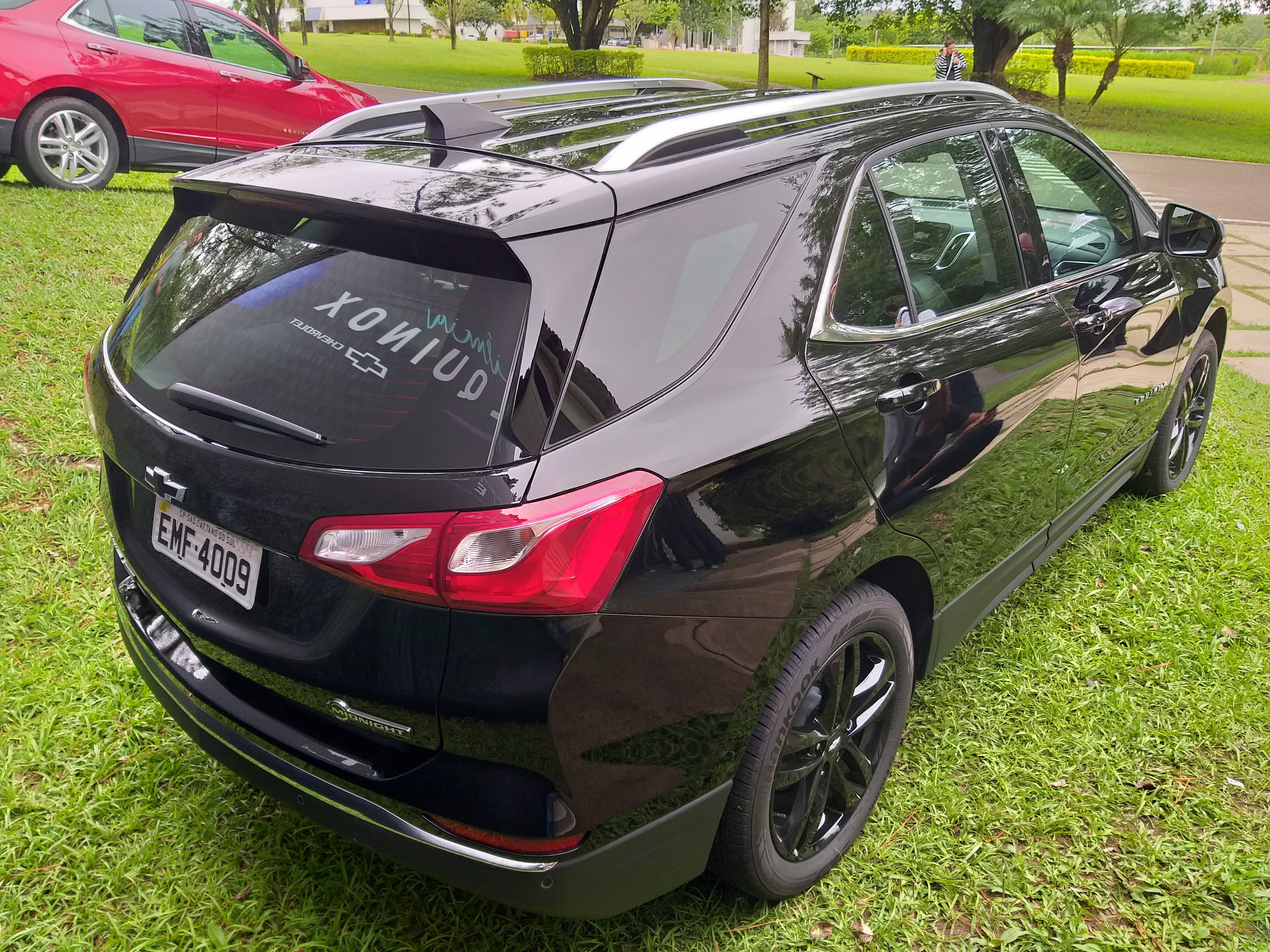 Versão 'dark' tem design com acabamentos escurecidos