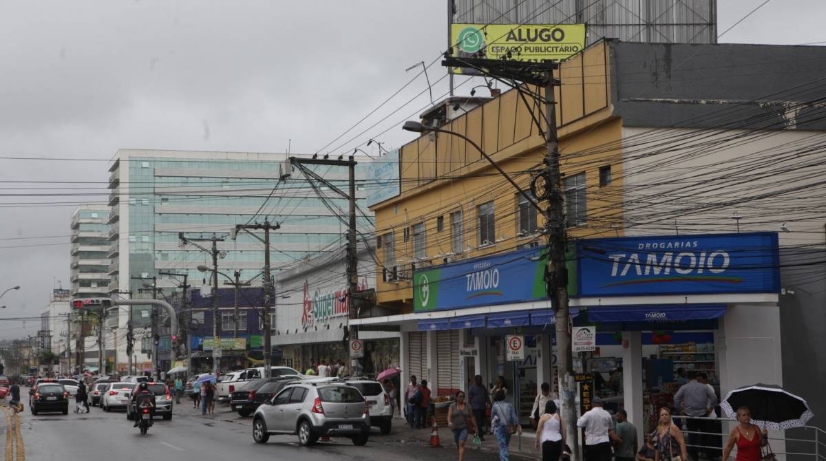 Rio, 06/12/2019 -  ESPECIAL - Economia, retomada do crescimento do comercio. Construção abandonada. Niterói - Manilha, Itaboraí. Foto: Ricardo Cassiano/Agência O Dia - Ricardo Cassiano/Agência O Dia