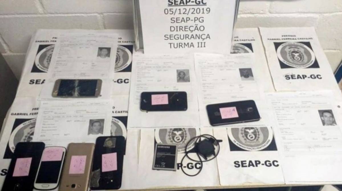Material encontrado durante revista na cadeia