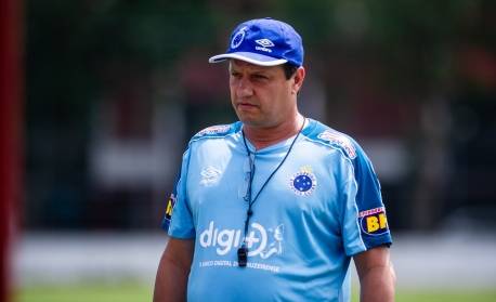 Após derrota para o Flamengo, Adilson Batista deixa o Amazonas rumo ao Cruzeiro