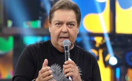 Faustão segue internado, mas apresenta melhora: 'Medicação está surtindo efeito'