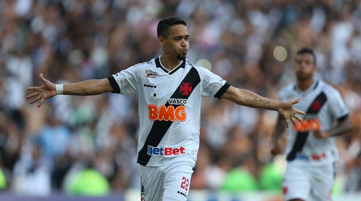 Pikachu festeja o gol de pênalti no Maracanã: empate no fim foi um castigo para os torcedores do Vasco - Daniel Castelo Branco 