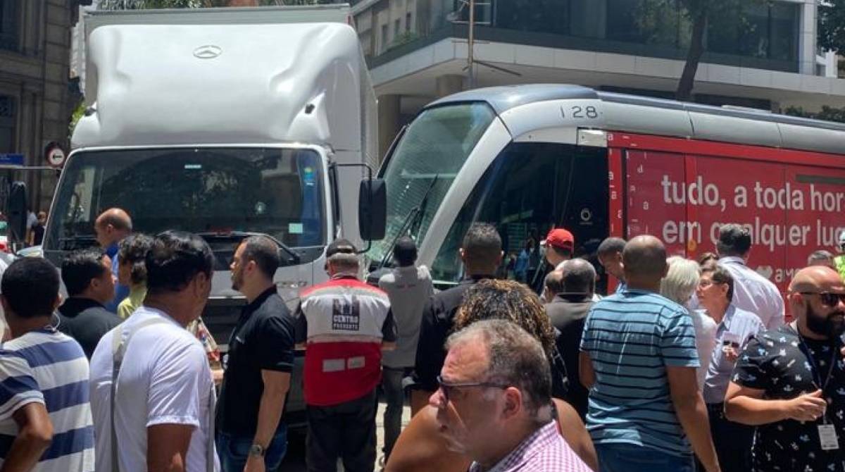 Acidente aconteceu com composição da linha 1