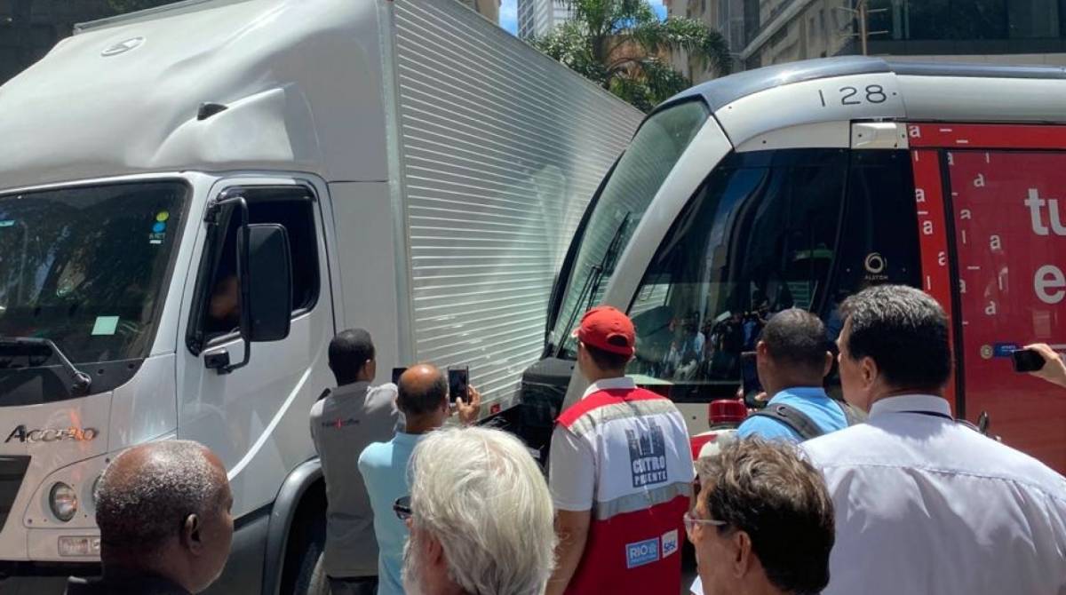 Acidente aconteceu com composiÃ§Ã£o da linha 1 - ReproduÃ§Ã£o / Internet