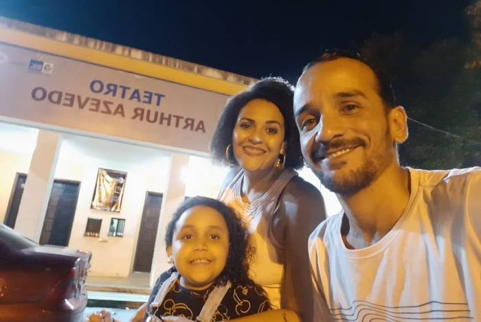 Caroline Sobrinho Souto, 30, e Vitor Martins da Cunha, 34, têm uma filha, Maria Rosa, de 9 anos. 