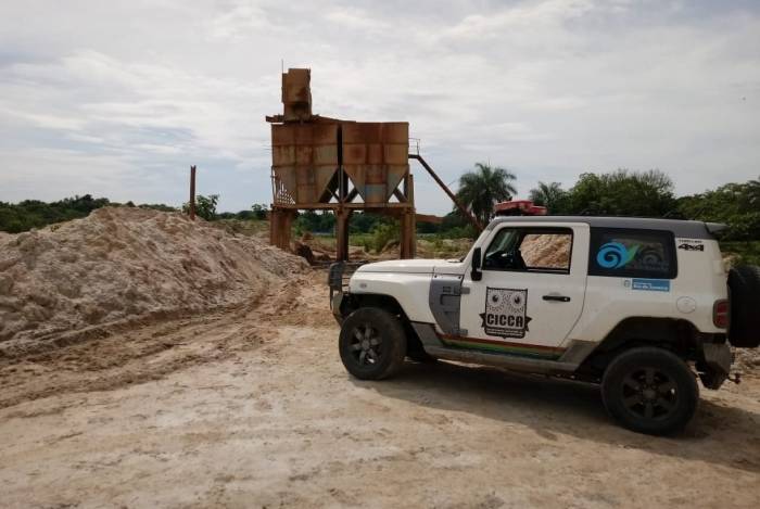 Operação conjunta promove destruição de areais clandestinos em Duque de Caxias