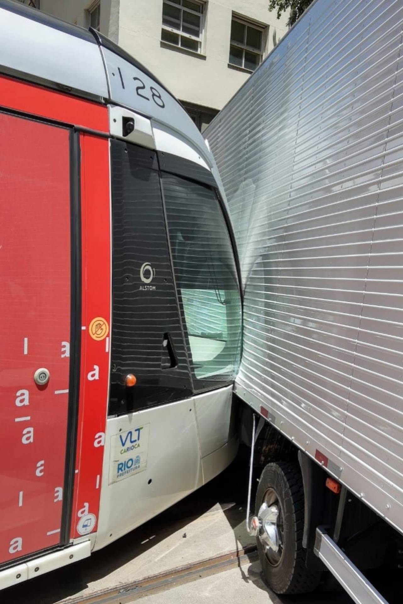 Acidente aconteceu com composição da linha 1