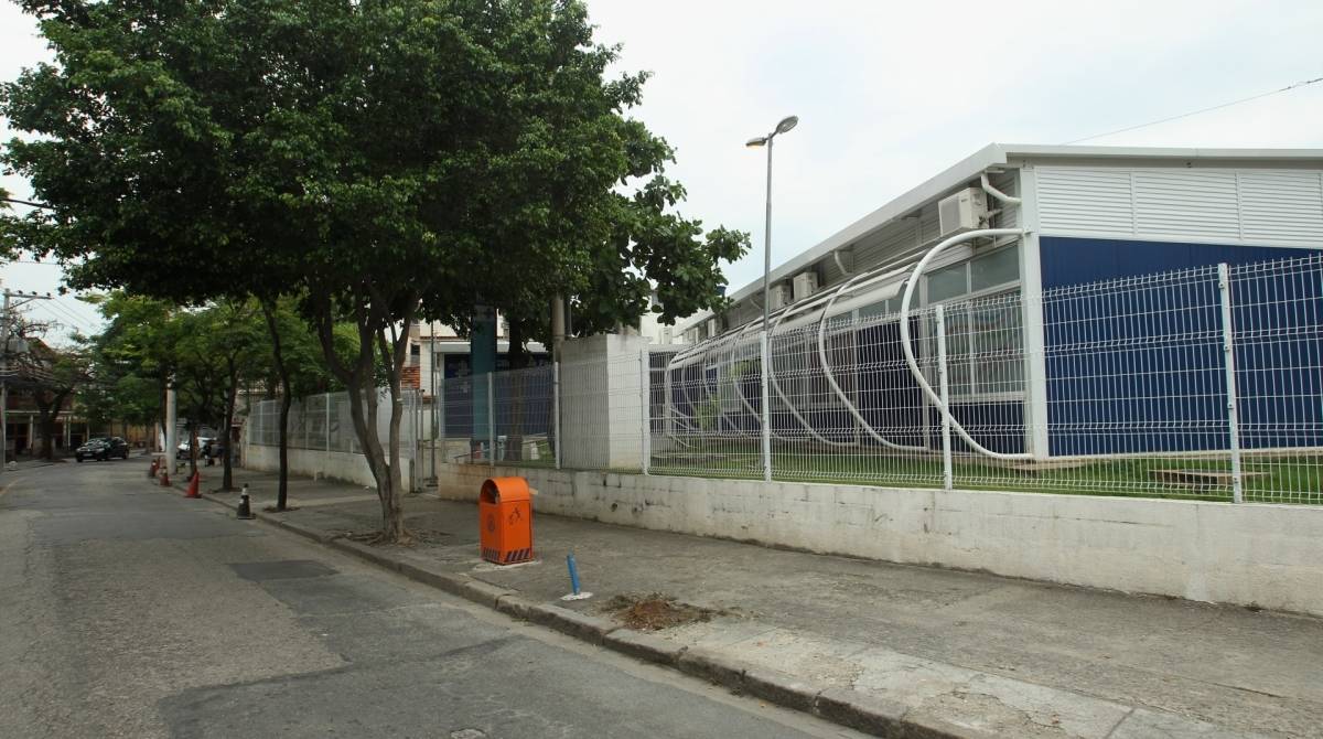 Com a crise na sa&uacute;de, clinicas da fam&iacute;lia est&atilde;o fechadas ou funcionando de maneira prec&aacute;ria. Na foto, a clinica do M&eacute;ier           