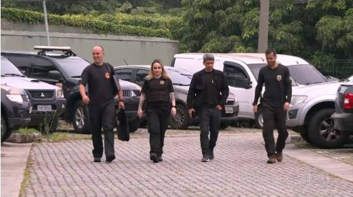 Agentes atuam na 69ª fase da Lava Jato investigando repasses suspeitos do grupo Oi/Telemar - Reprodução/ TV Globo