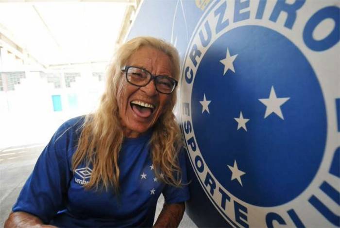 Salomé, torcedora-símbolo do Cruzeiro, morreu nesta terça-feira