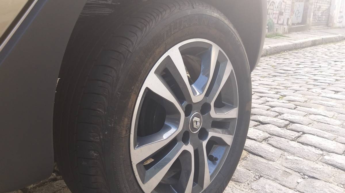 As rodas do Stepway são de 16 polegadas e os pneus 205/55 R16