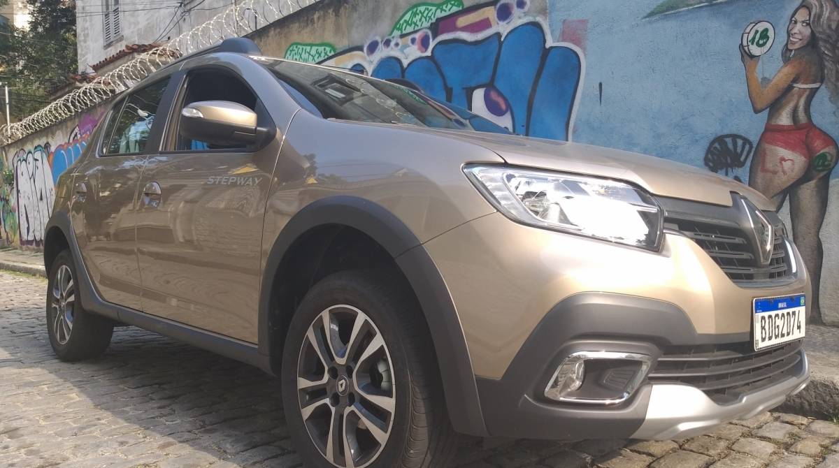 Novo Stepway chega em três versões, com quatro airbags de série, mas cobra caro por isso
