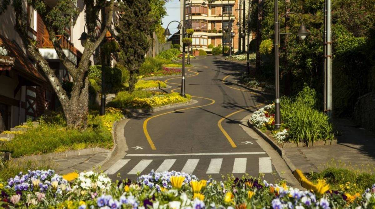 Rua Torta, em Gramado (RS) - Reprodução Facebook/ Cidade de Gramado