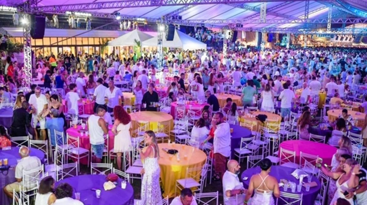 Rio  Réveillon 2020 contará com Monobloco e GrooveBox