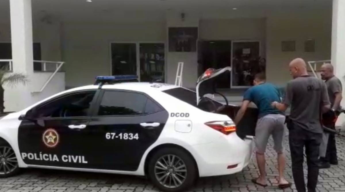 Material apreendido e detidos foram levados para a Cidade da Polícia - Divulgação / Polícia Civil