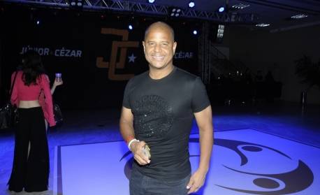 Marcelinho Carioca tem patrocínio penhorado por dívida com hospital