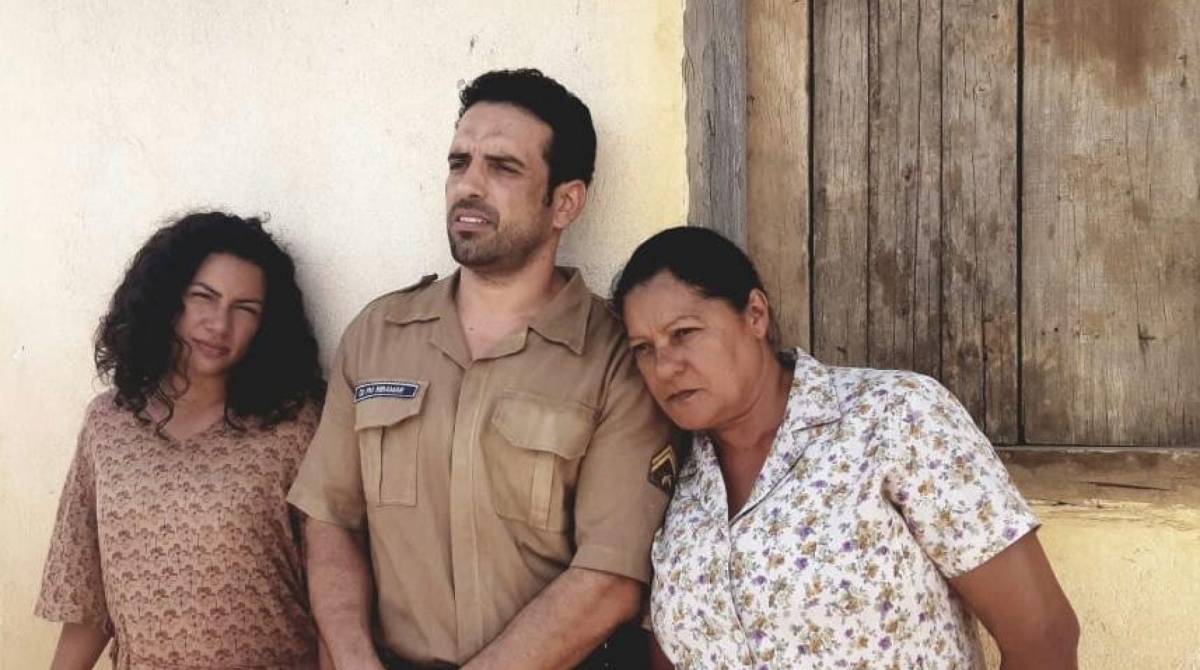 Ator Jaedson Bahia aproveita fim de gravações do filme Agreste para visitar a família no Nordeste