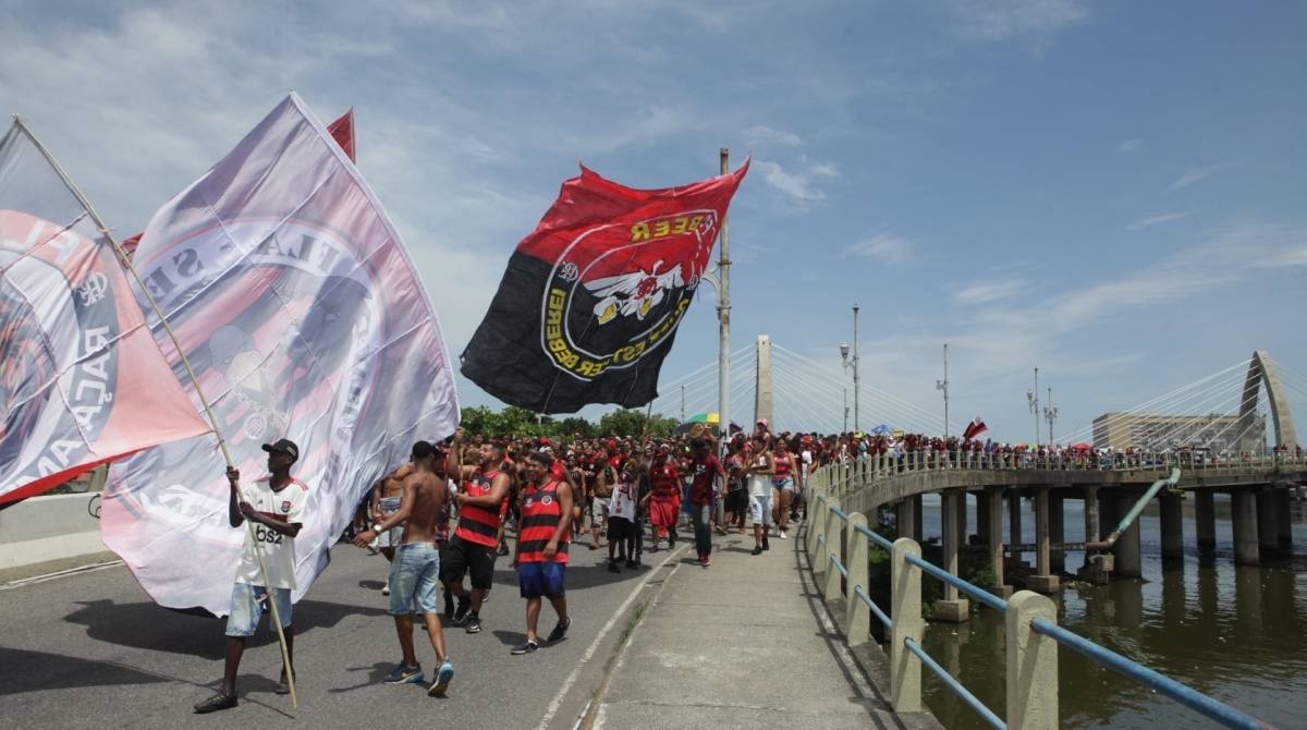 Rio, 13/12/2019 - Embarque do Flamengo para o Mundial de clubes. Terminal de cargas aeroporto do Galeao. Ilha do Governador. Zona norte do Rio Foto: Ricardo Cassiano/Agencia O Dia