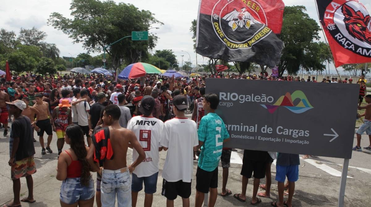 Rio, 13/12/2019 - Embarque do Flamengo para o Mundial de clubes. Terminal de cargas aeroporto do Galeao. Ilha do Governador. Zona norte do Rio Foto: Ricardo Cassiano/Agencia O Dia