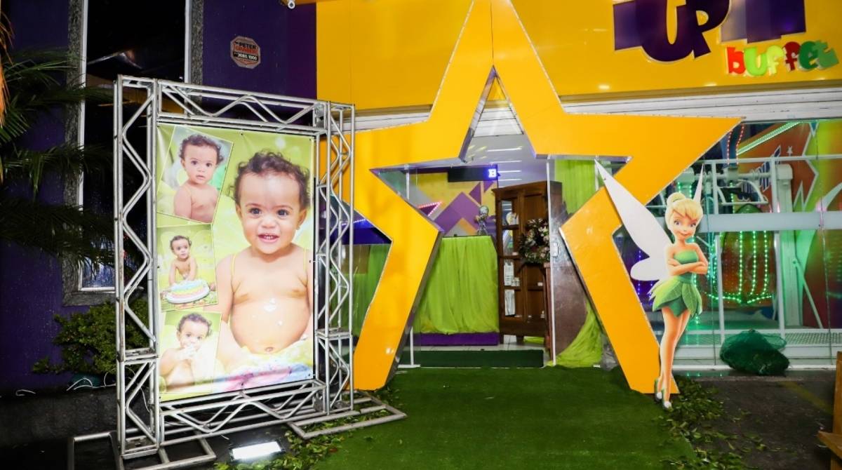 Mc Kekel faz festÃ£o para celebrar um ano da filha 