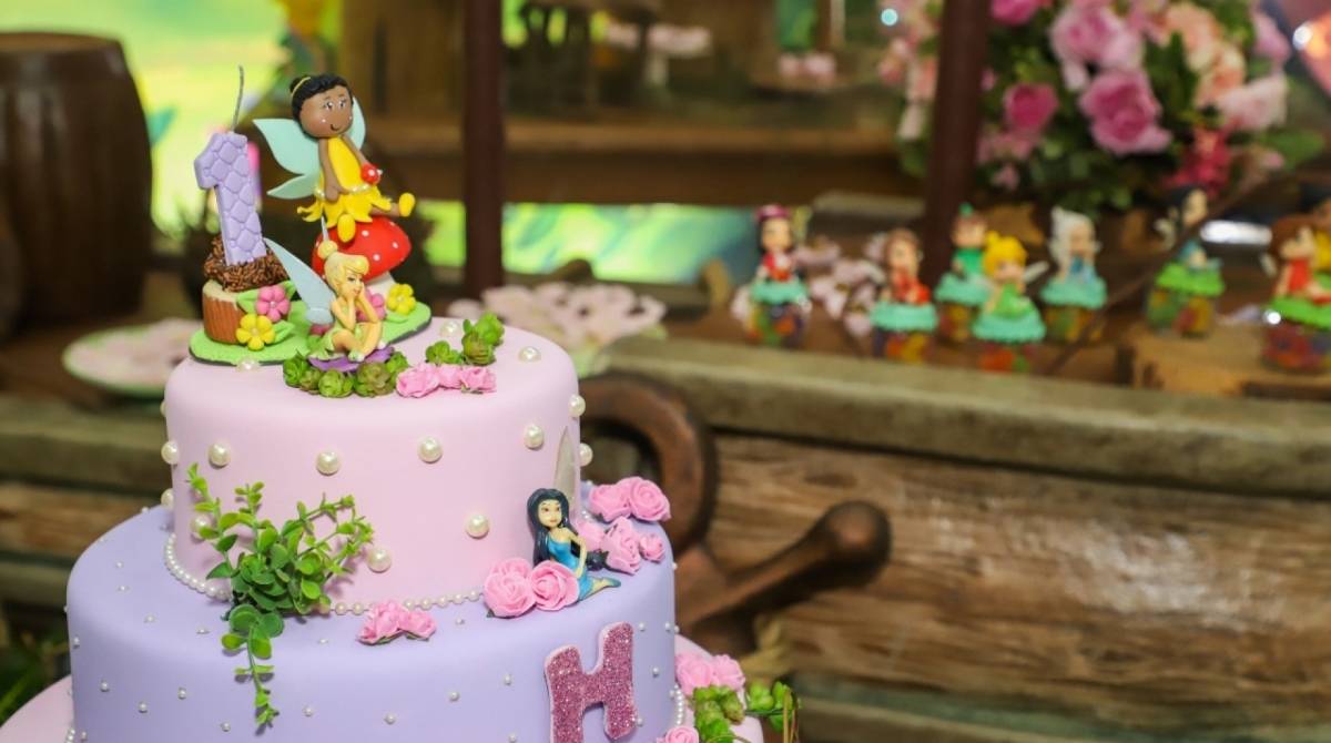 Mc Kekel faz festão para celebrar um ano da filha 