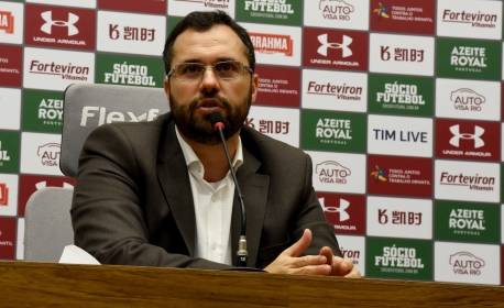 Fluminense quita salários de julho antes de jogo decisivo