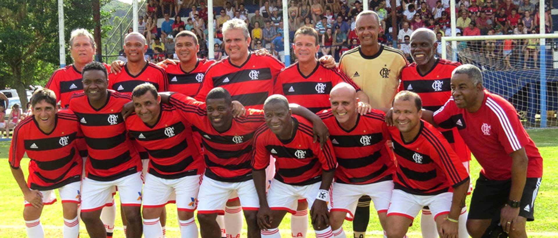 Veterenos do Flamengo se encarregam do espet&aacute;culo no evento de reinaugura&ccedil;&atilde;o do Campo da Basil&eacute;ia - Reprodu&ccedil;&atilde;o FlaNa&ccedil;&atilde;oOficial