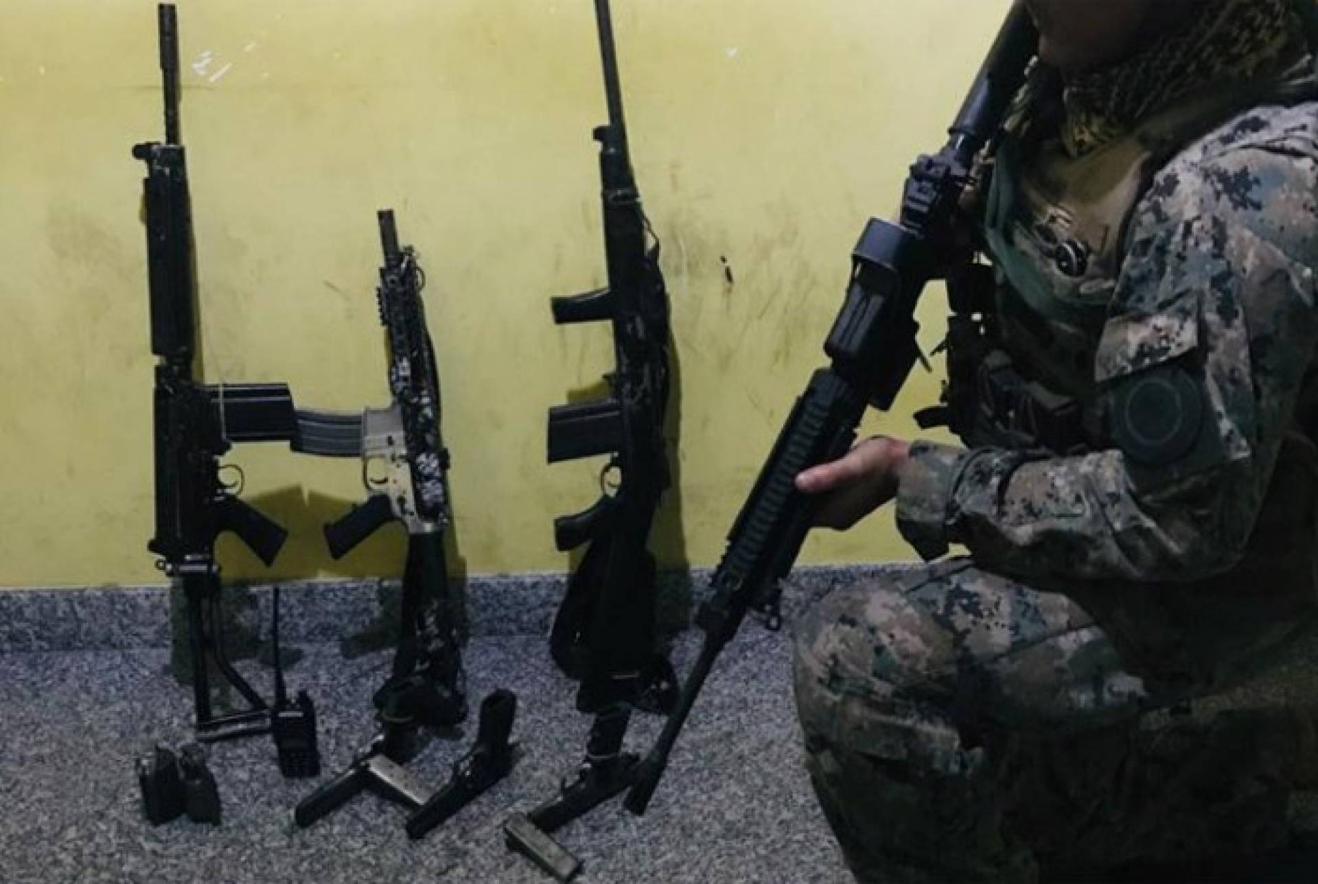 Bope apreende três fuzis, três pistolas e duas granadas em operação em Angra dos Reis