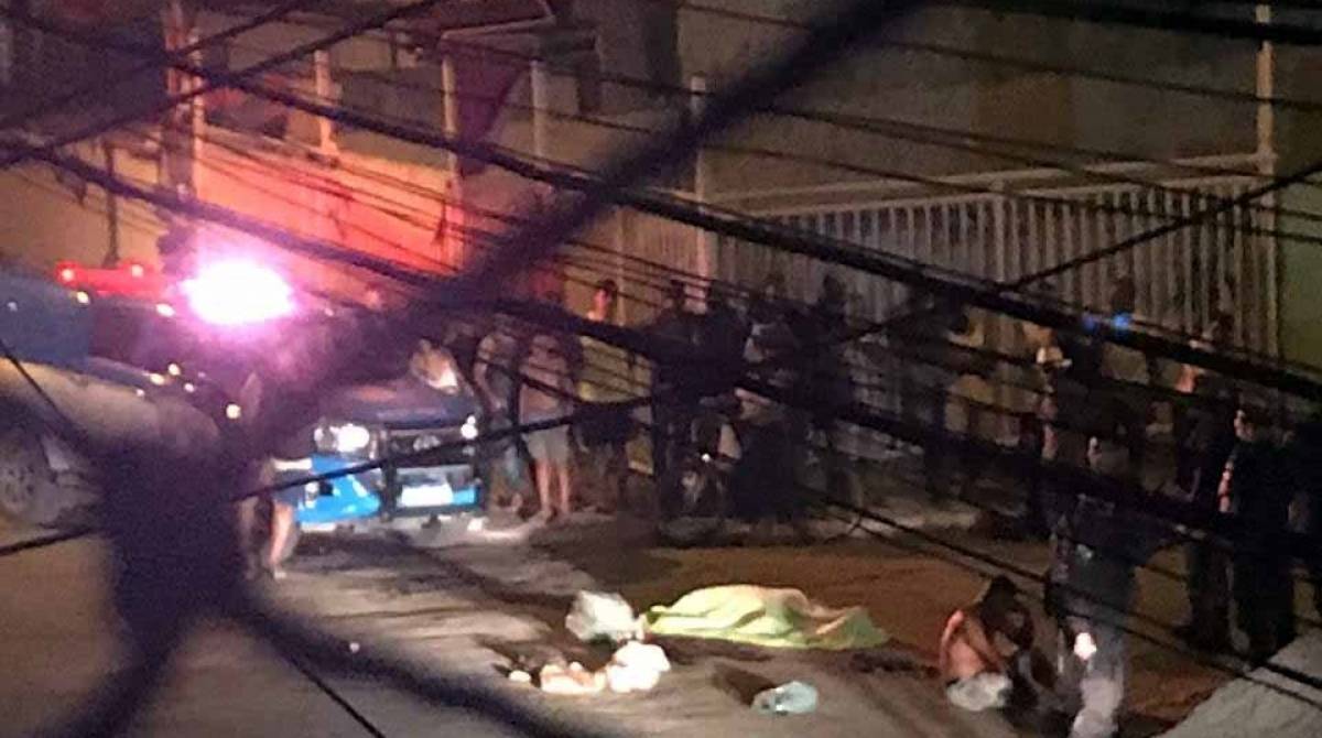 Filho da v&iacute;tima ficou desesperado ao v&ecirc;-la morta - Rerodução / Internet