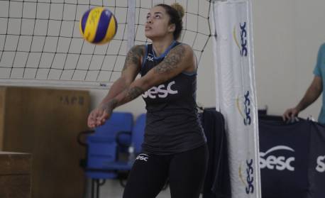 'Não torci a favor', diz jogadora após prata do vôlei feminino